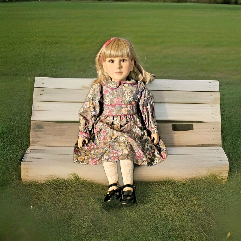 1996 MY  ❤️️  TWINN 23" Non Poseable VINYL ! Doll Ash Blonde Hair